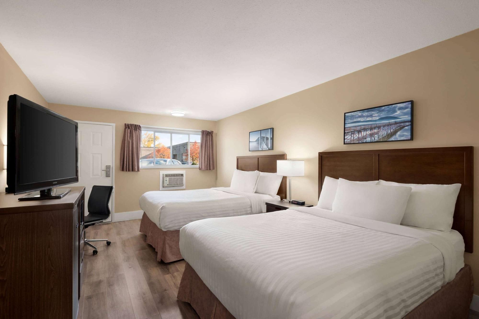 ทราเวลลอดจ์ แซลมอน อาร์ม บริติชโคลัมเบีย Hotel แซลมอนอาร์ม ภายนอก รูปภาพ