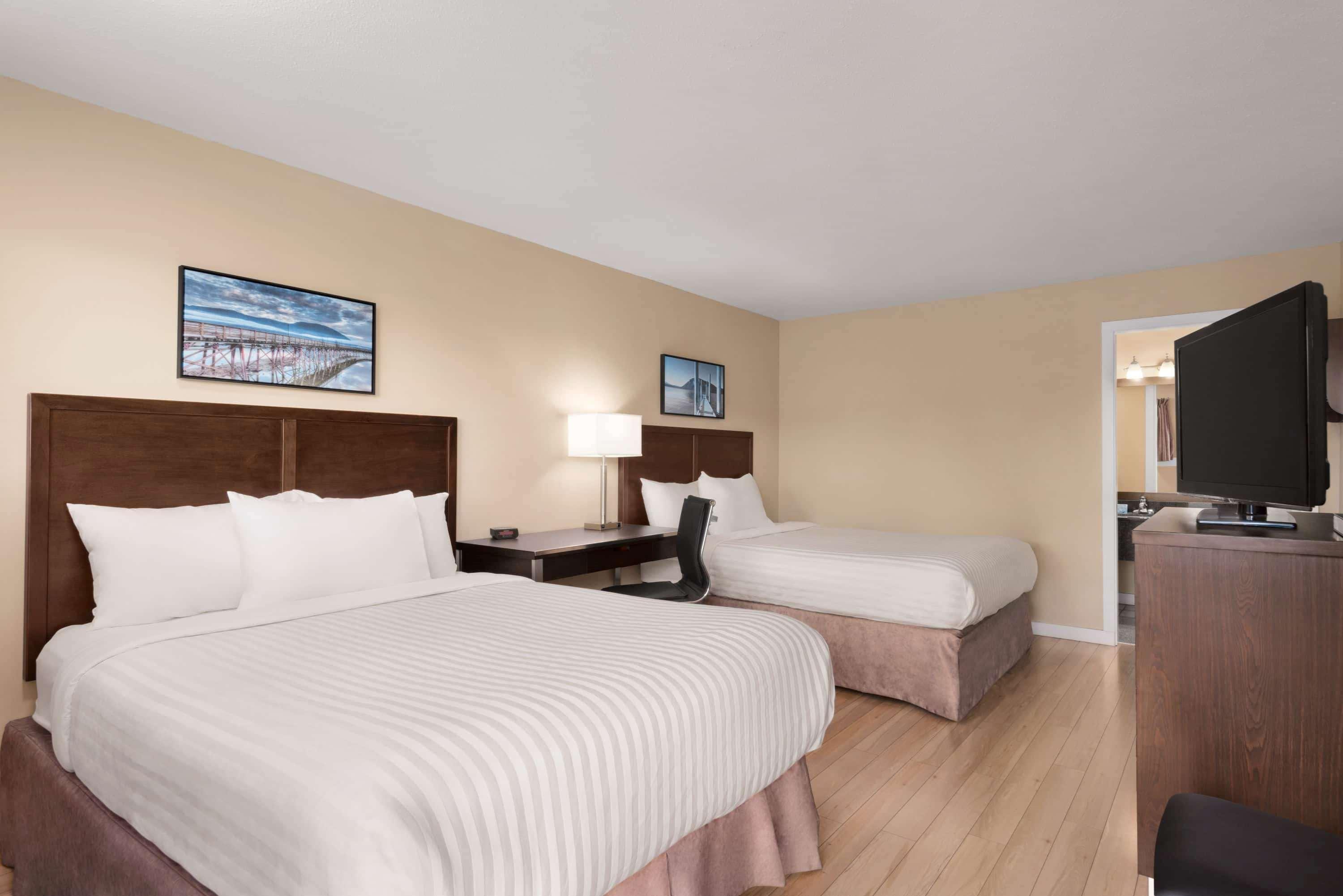 ทราเวลลอดจ์ แซลมอน อาร์ม บริติชโคลัมเบีย Hotel แซลมอนอาร์ม ภายนอก รูปภาพ