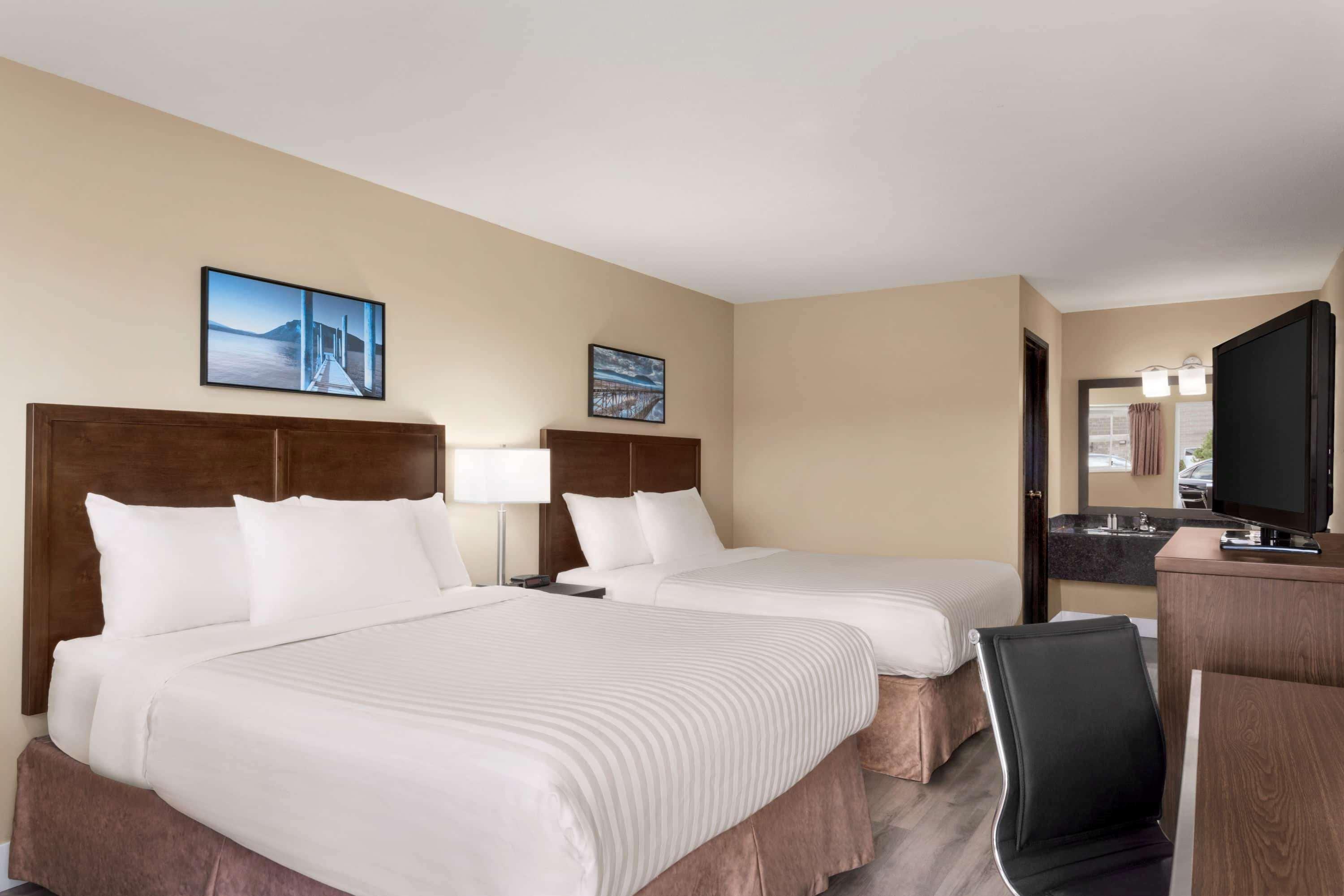 ทราเวลลอดจ์ แซลมอน อาร์ม บริติชโคลัมเบีย Hotel แซลมอนอาร์ม ภายนอก รูปภาพ