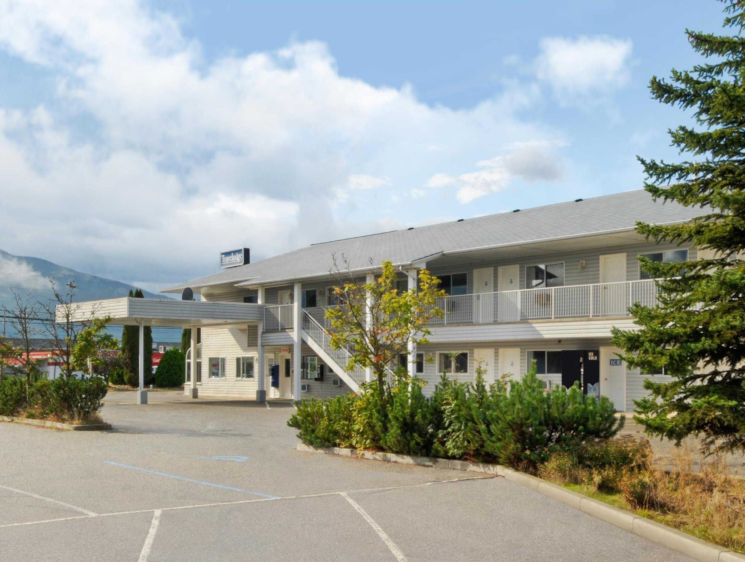 ทราเวลลอดจ์ แซลมอน อาร์ม บริติชโคลัมเบีย Hotel แซลมอนอาร์ม ภายนอก รูปภาพ