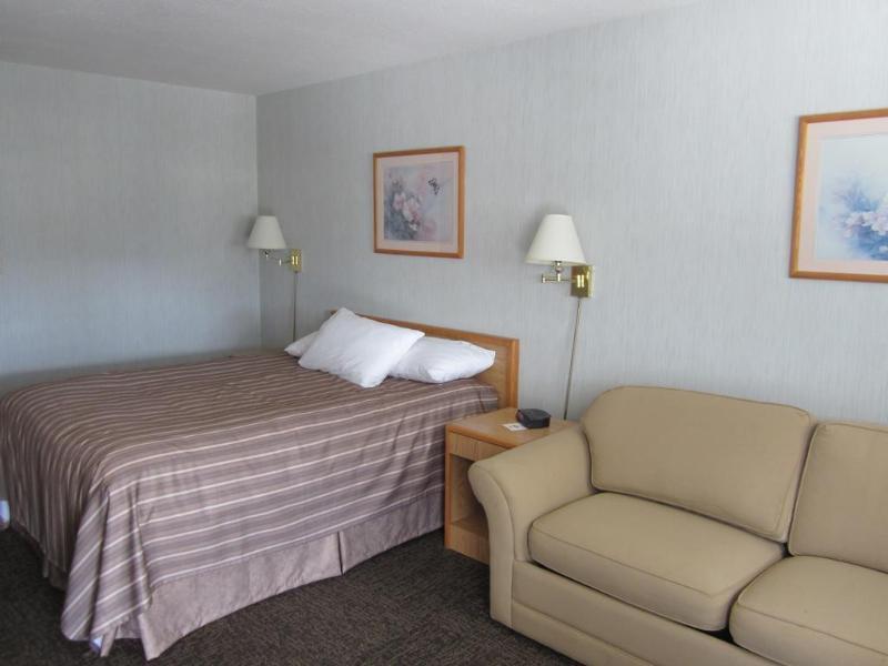 ทราเวลลอดจ์ แซลมอน อาร์ม บริติชโคลัมเบีย Hotel แซลมอนอาร์ม ภายนอก รูปภาพ